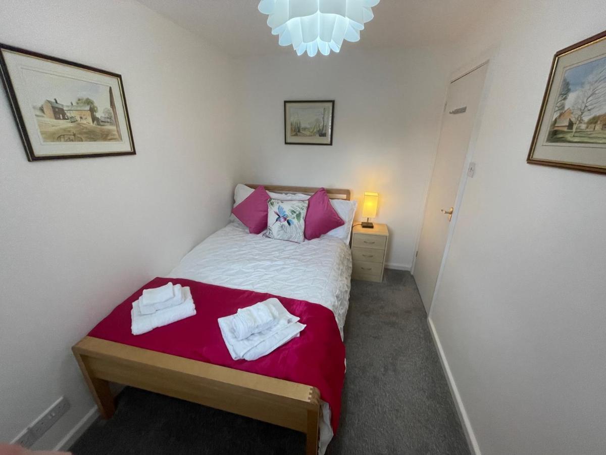 Riverside 2 Bedroom Townhouse With Car Charger Abergavenny ภายนอก รูปภาพ