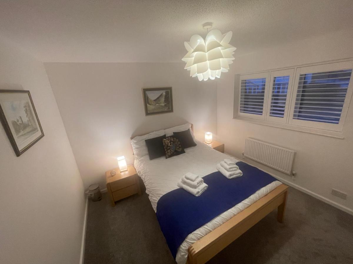 Riverside 2 Bedroom Townhouse With Car Charger Abergavenny ภายนอก รูปภาพ