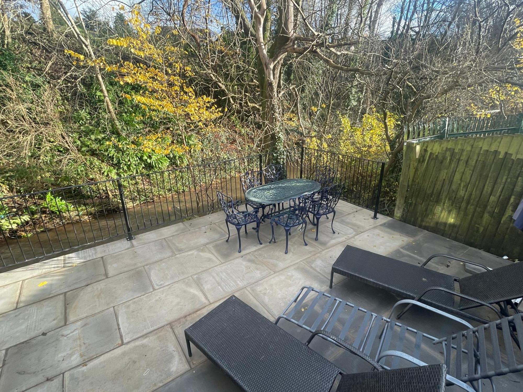 Riverside 2 Bedroom Townhouse With Car Charger Abergavenny ภายนอก รูปภาพ